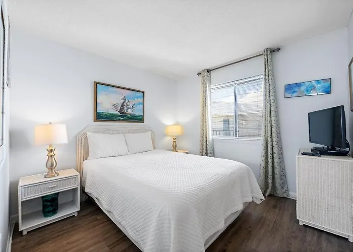 Surf & Racquet 715a By Youngs Suncoast Apartment